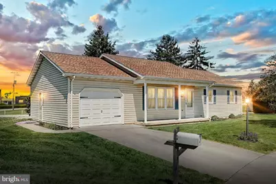 657 Cricket Ln, Mc Sherrystown, PA 17344 - Photo 1