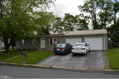 19 E Locust Lane, New Oxford, PA 17350 - Photo 1