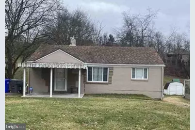 31 Kenwood Drive, Coraopolis, PA 15108 - Photo 1