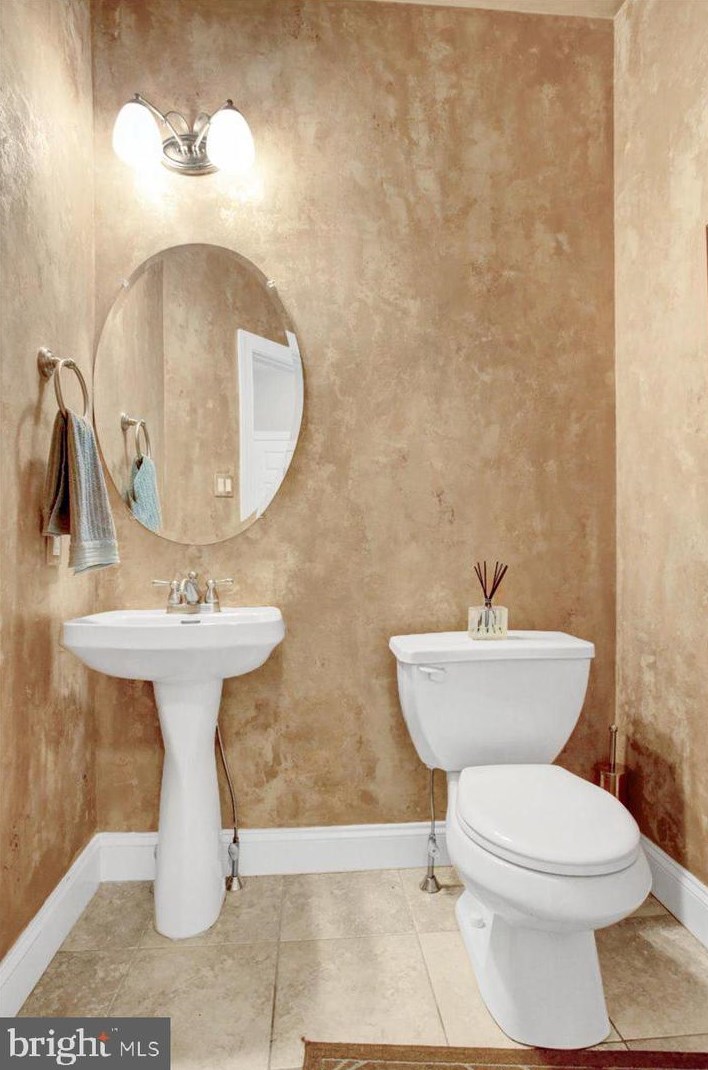 649 Madison St, Hummels Store PA 19540-1104 exterior