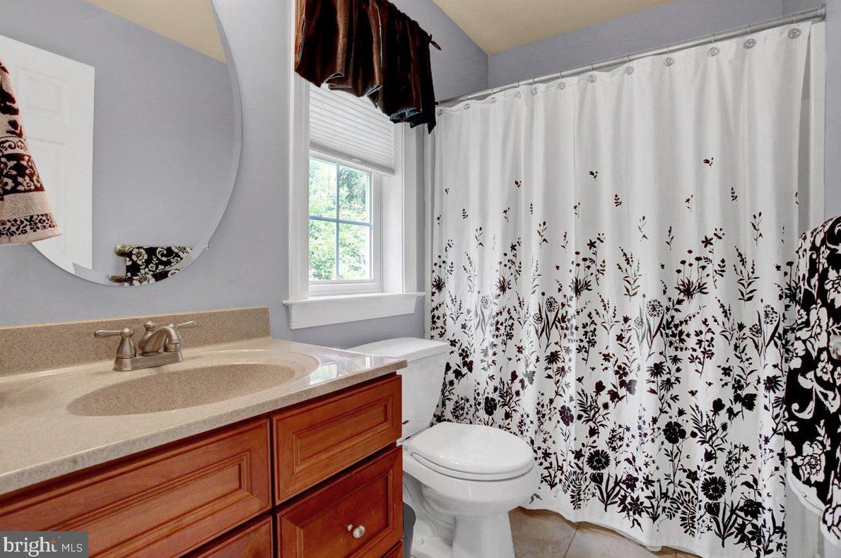 649 Madison St, Hummels Store PA 19540-1104 exterior