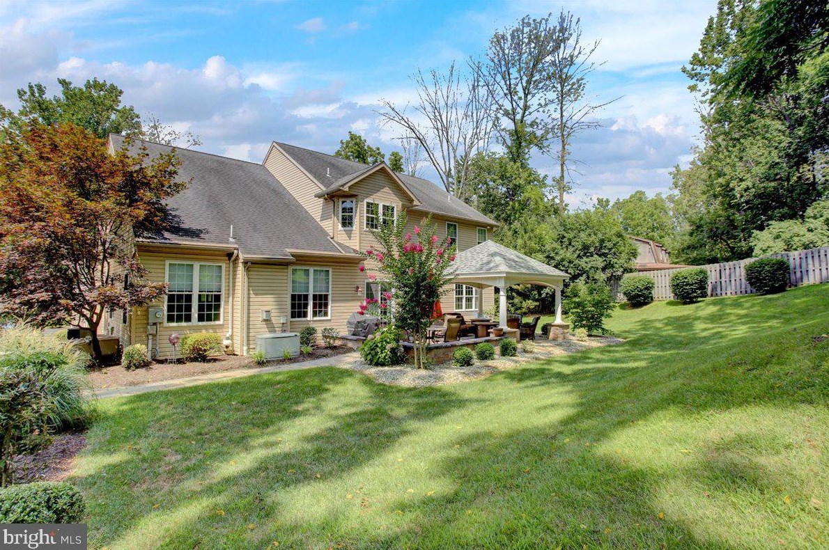 649 Madison St, Hummels Store PA 19540-1104 exterior