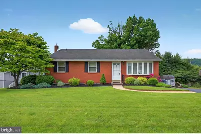 60 Mountain Boulevard, Wernersville, PA 19565 - Photo 1