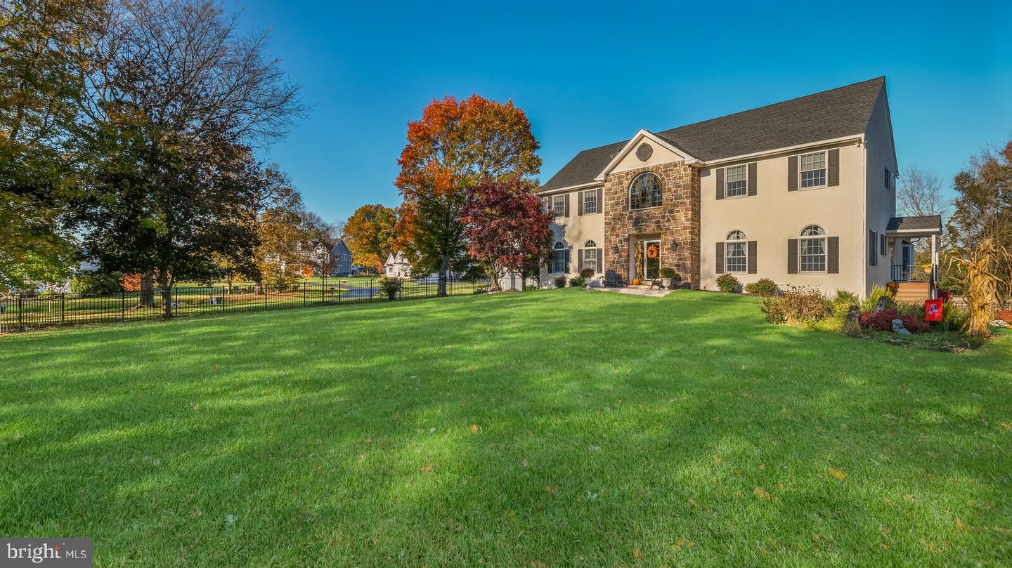 48 W Sandy Ridge Rd, Doylestown, PA 18901 MLS PABU2010830 Coldwell