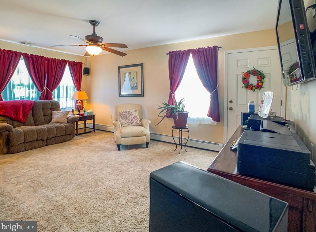 30 Sugarmaple Ln, Levittown PA 19055-2005 exterior