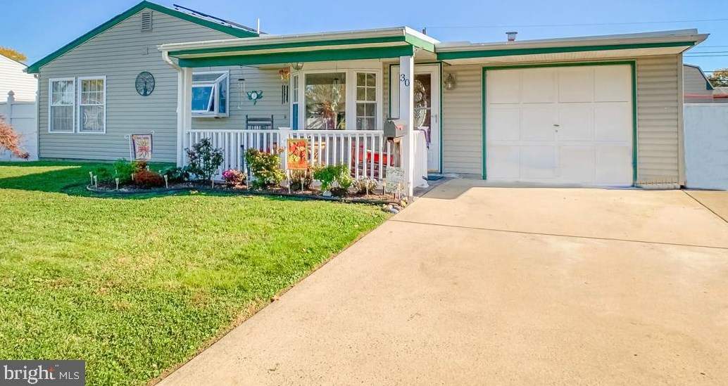 30 Sugarmaple Ln, Levittown PA 19055-2005 exterior