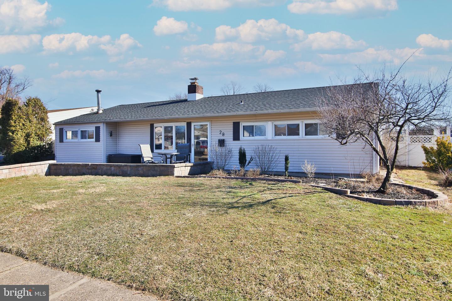 28 Burning Bush Ln, Levittown, PA 19054 MLS PABU2017714 Coldwell Banker