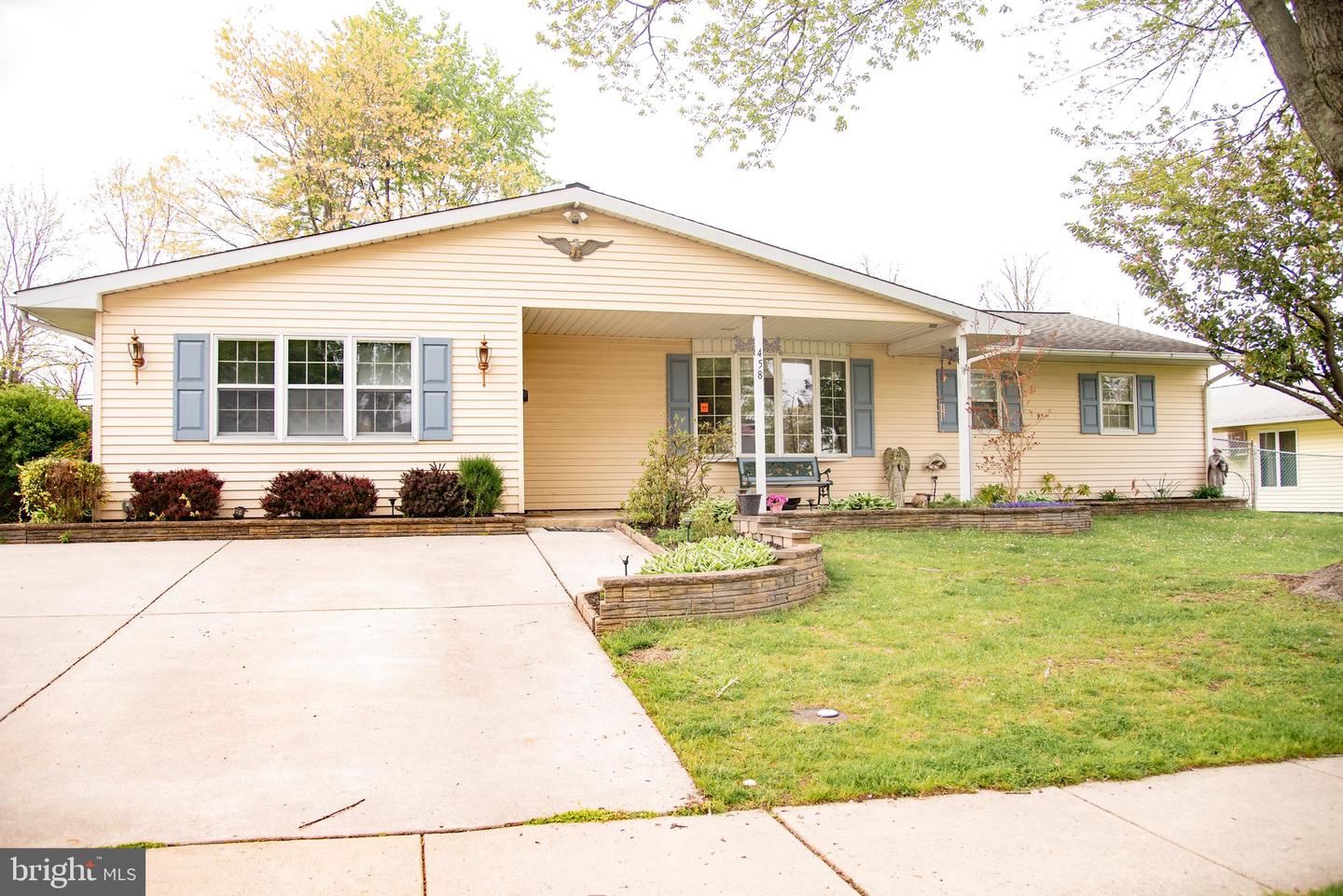 458 Thornridge Dr, Levittown, PA 19054 MLS PABU2025998 Coldwell Banker