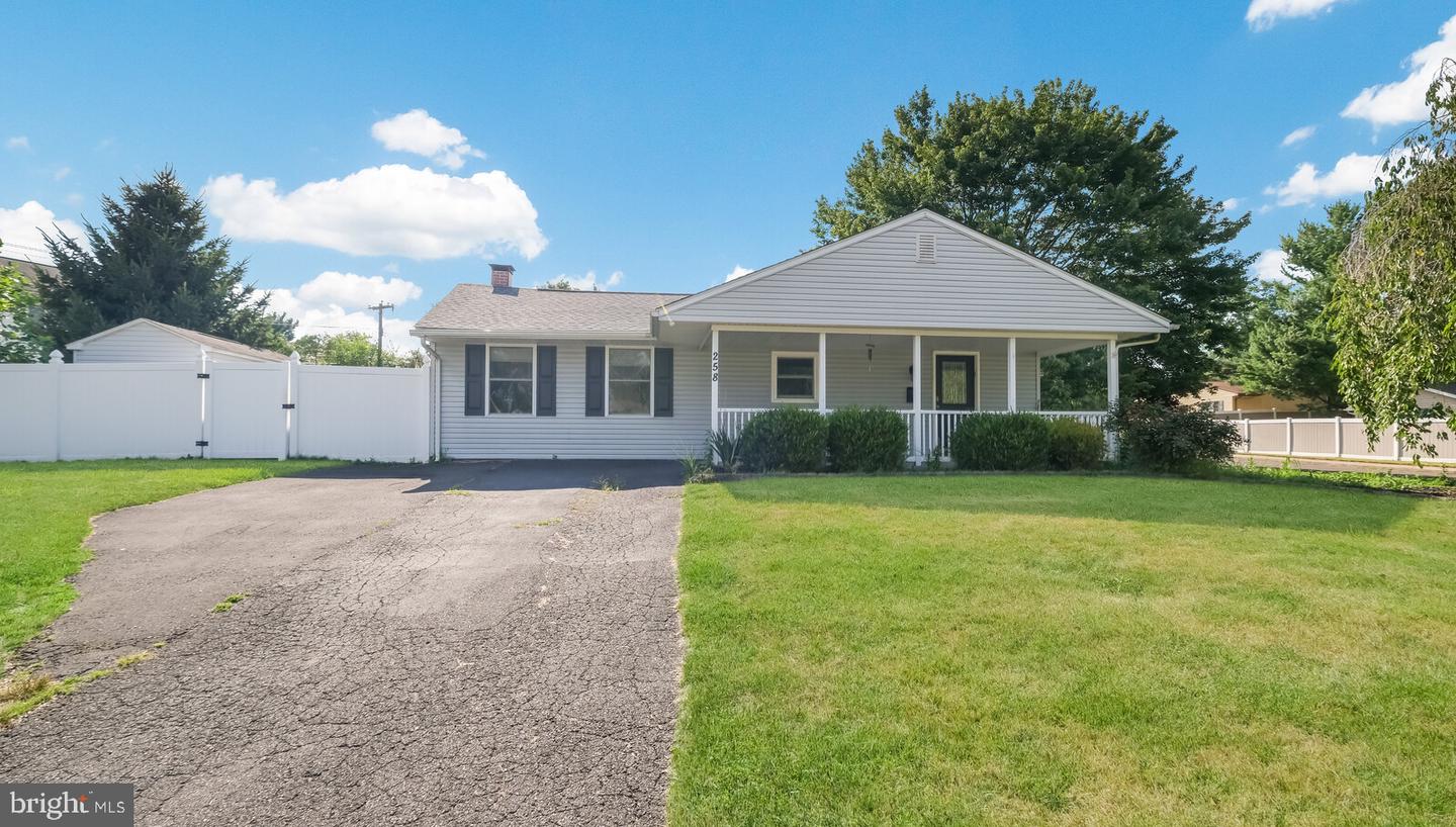 258 Waltham Rd, Fairless Hills, PA 19030 MLS PABU2033262 Coldwell