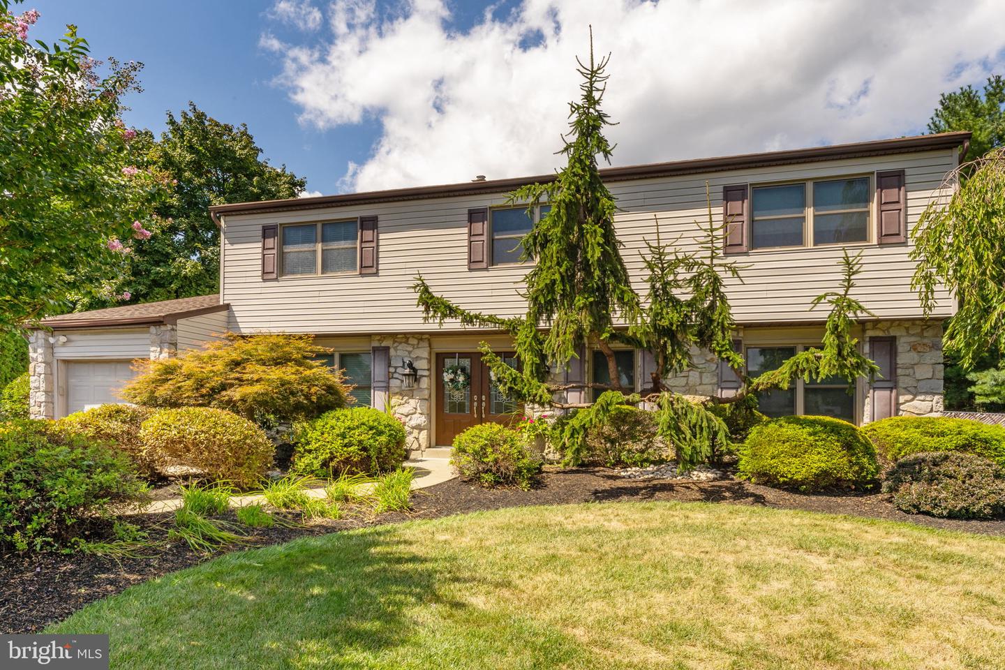 310 Kingsclere Dr, Southampton, PA 18966 MLS PABU2042316 Coldwell