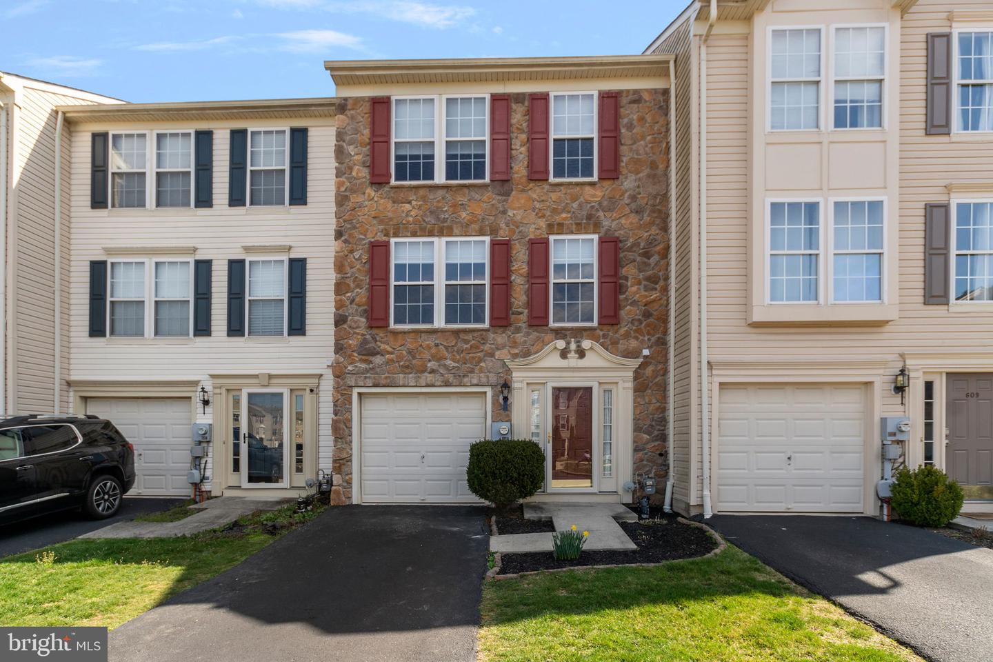 607 Village Ct, Quakertown, PA 18951 MLS PABU2046434 Coldwell Banker