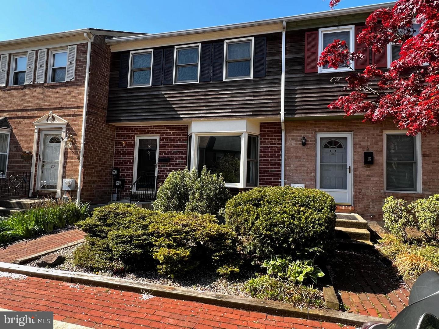 18 Gatehouse Ln, Doylestown, PA 18901 MLS PABU2047376 Coldwell Banker