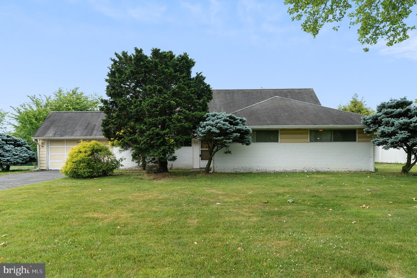 32 Shadywood Rd, Levittown, PA 19056 MLS PABU2050754 Coldwell Banker