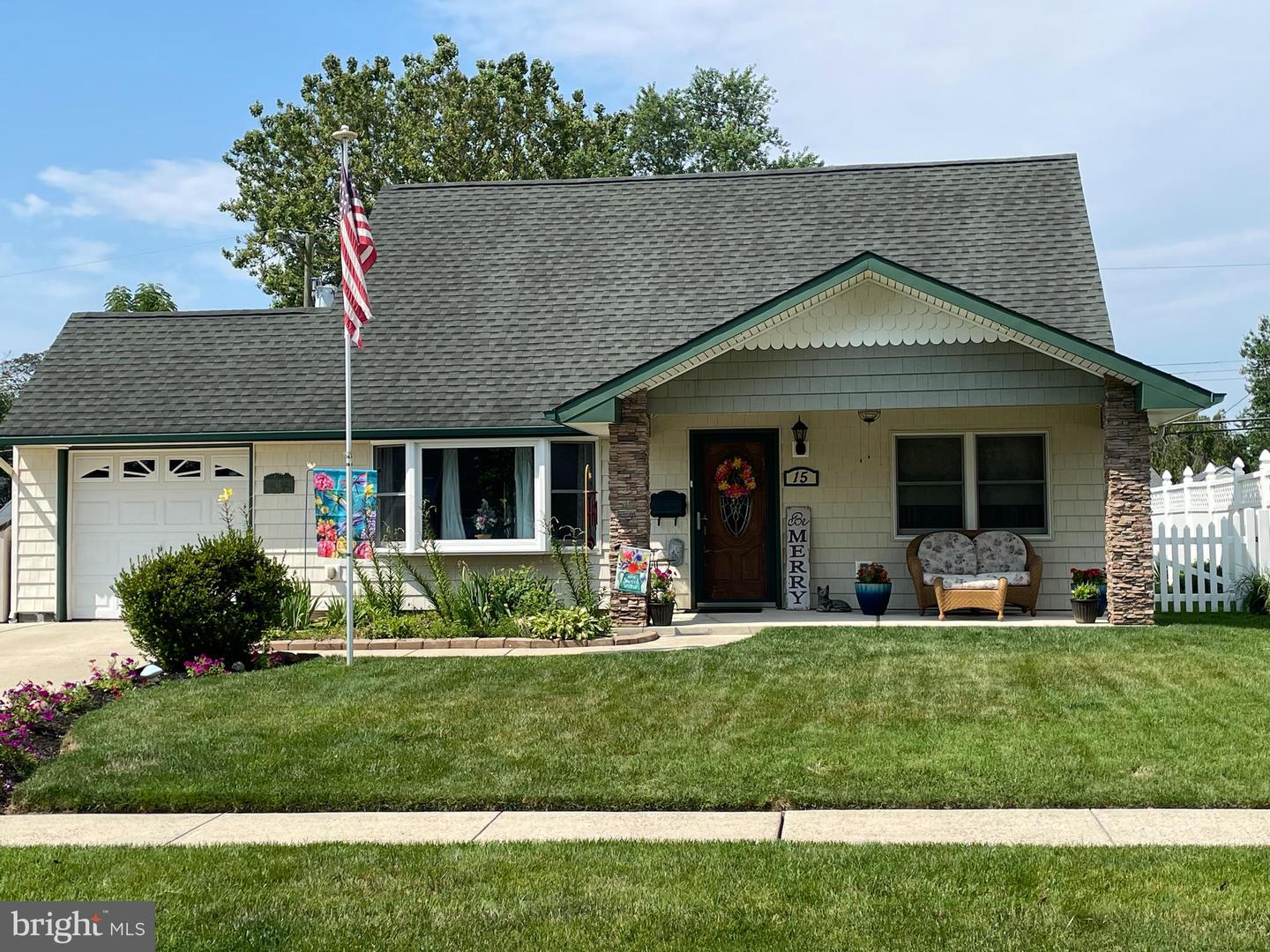 15 Misty Pine Rd, Levittown, PA 19056 MLS PABU2053512 Coldwell Banker