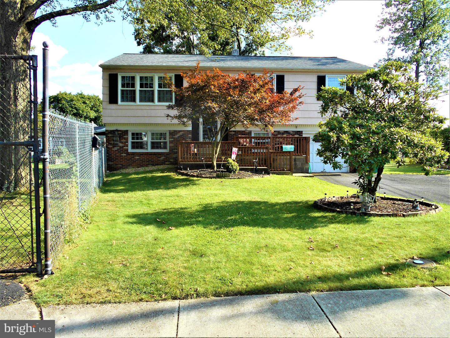 327 Red Cedar Dr, Levittown, PA 19055 MLS PABU2054754 Coldwell Banker