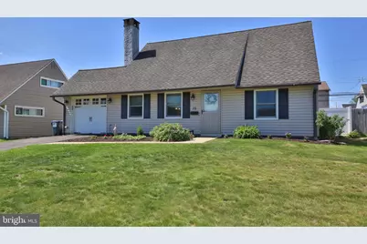 19 Parkside Circle, Levittown, PA 19056 - Photo 1
