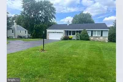 87 Valley Drive, Southampton, PA 18966 - Photo 1