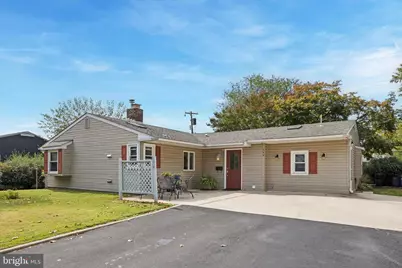 194 Willow Drive, Levittown, PA 19054 - Photo 1
