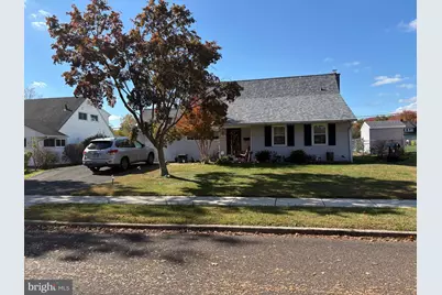11 Dolphin Road, Levittown, PA 19056 - Photo 1