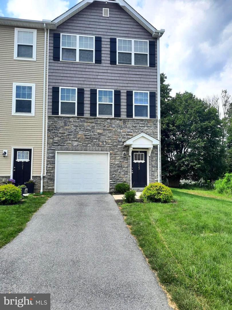 723 Admiral's Quay Dr, Mechanicsburg, PA 17050 MLS PACB2023092