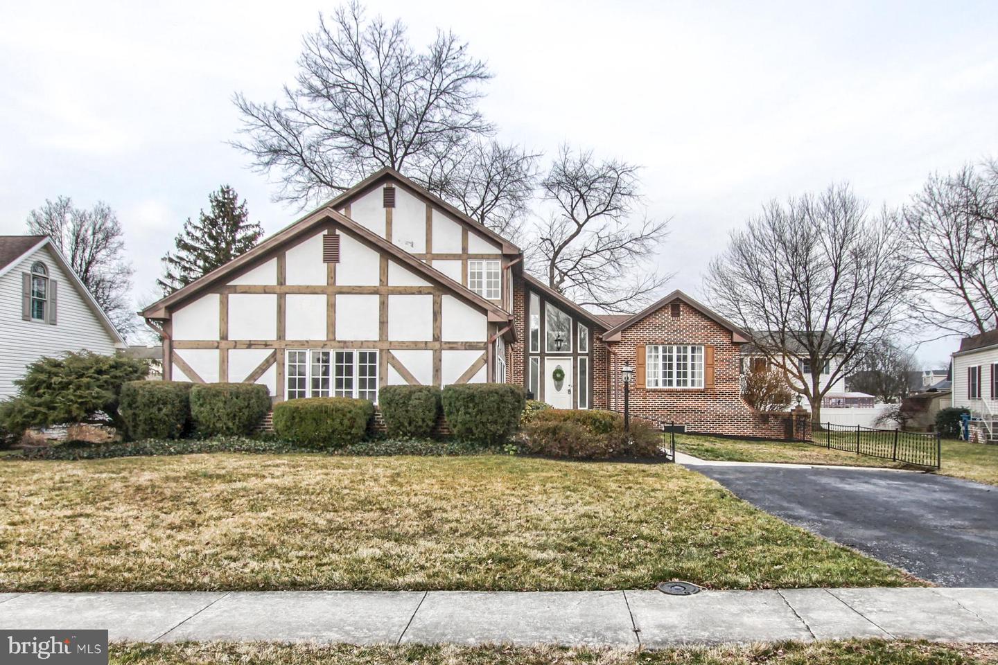 483 E Elmwood Ave, Mechanicsburg, PA 17055 MLS PACB2027608 Coldwell