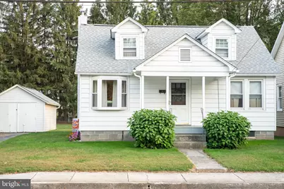 28 E Pine Street, Mount Holly Springs, PA 17065 - Photo 1