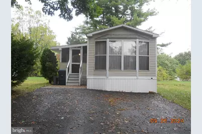 135 Shippensburg Mobile Estate, Shippensburg, PA 17257 - Photo 1