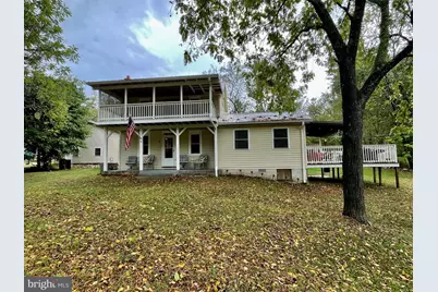 8 E Locust Street, Mount Holly Springs, PA 17065 - Photo 1