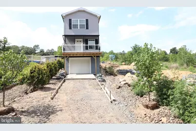 1025 W Princeton Avenue, Palmerton, PA 18071 - Photo 1