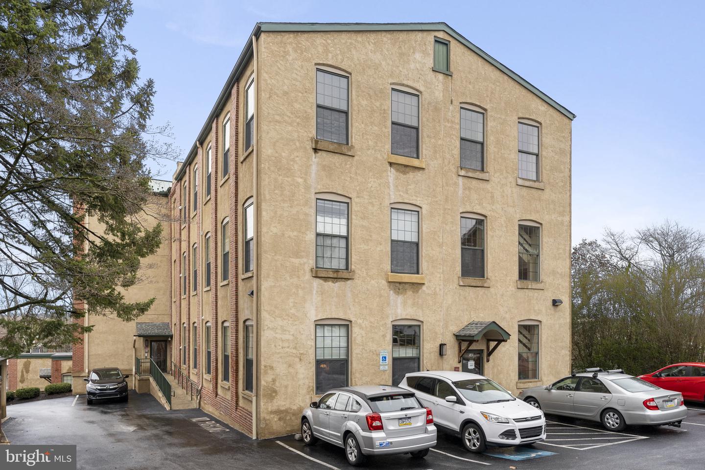 541 Washington Ave 201, Phoenixville, PA 19460 MLS PACT2021798