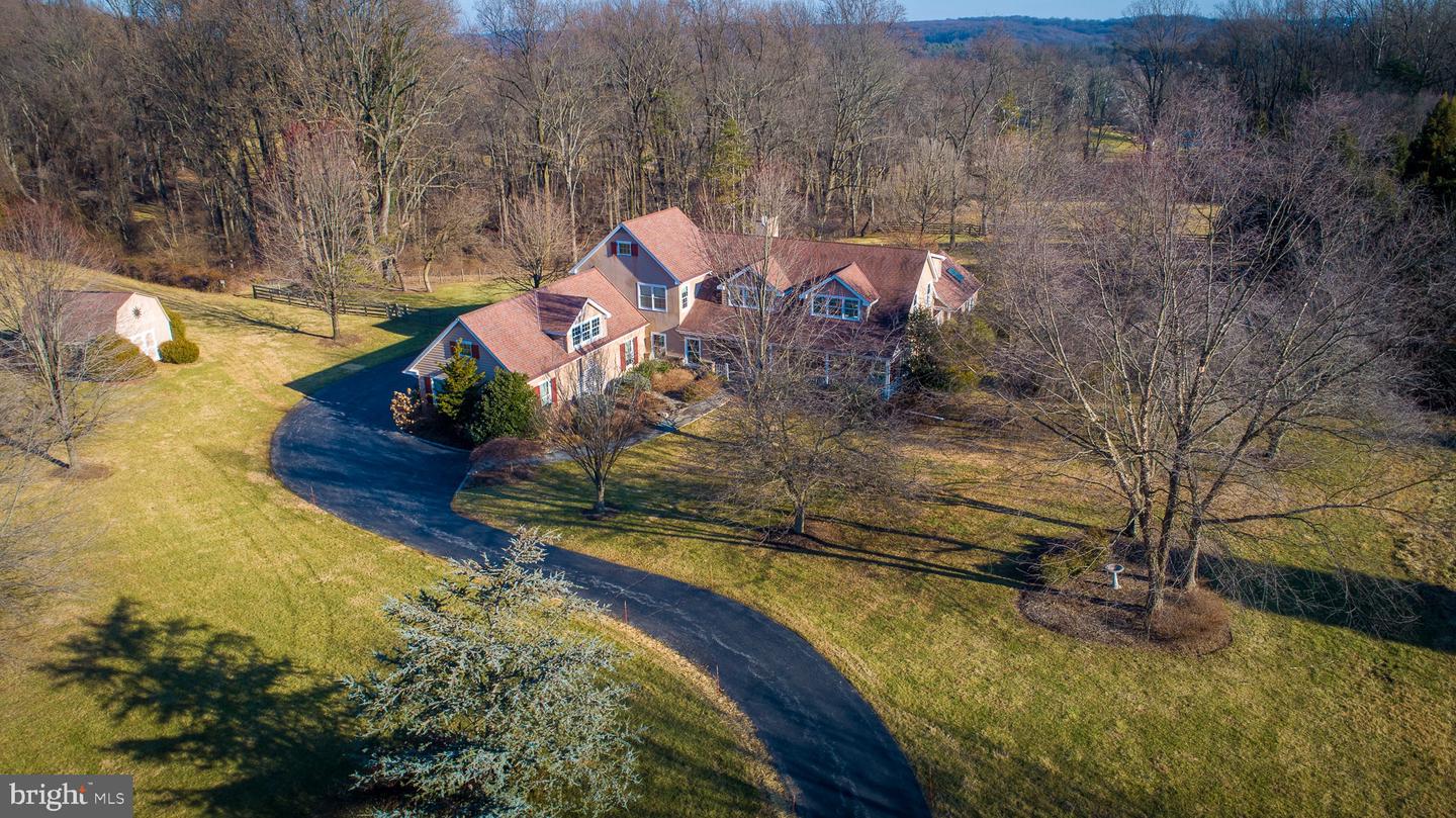 1811 Horseshoe Trail, Chester Springs, PA 19425 MLS PACT2037968