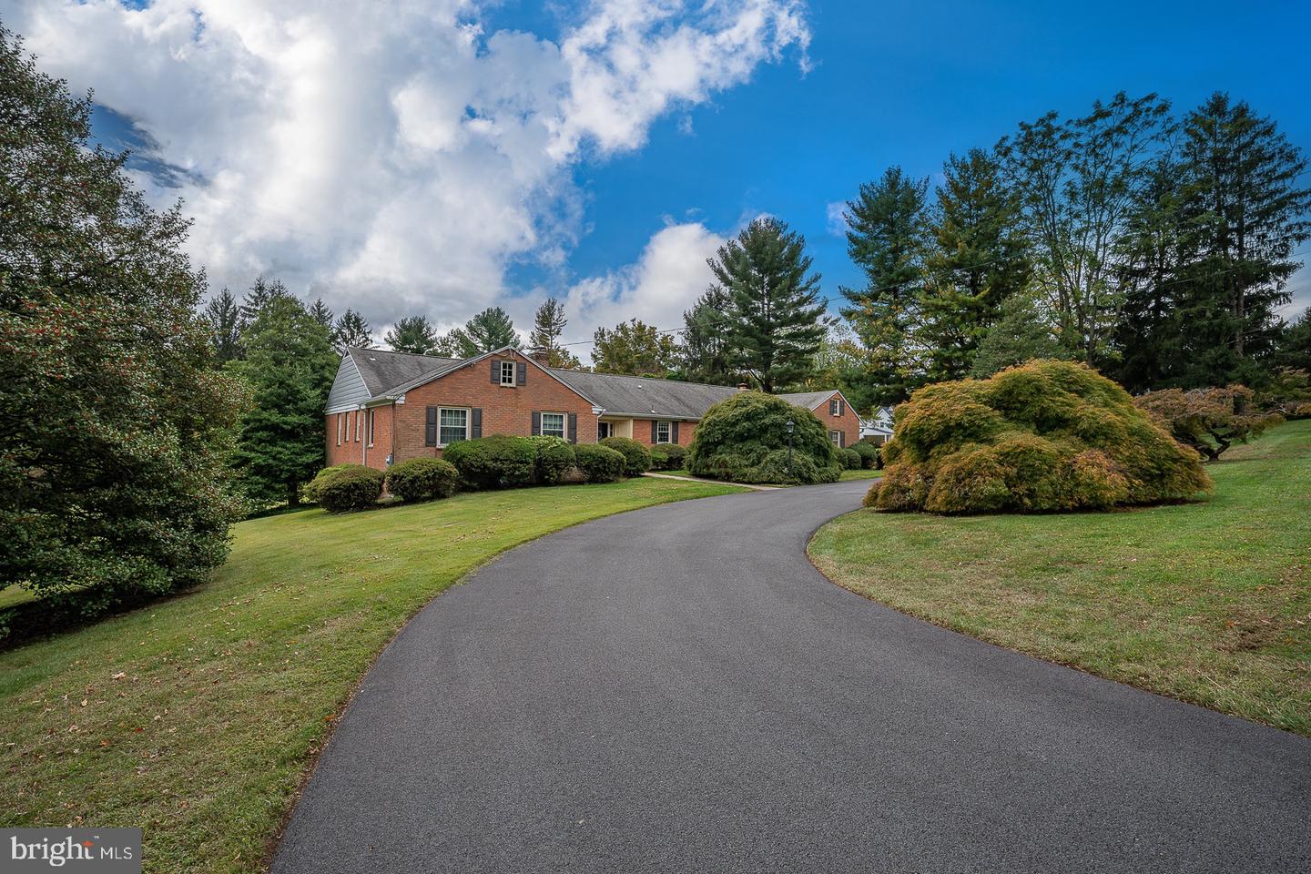 2170 Buttonwood Rd, Berwyn, PA 19312 MLS PACT2054536 Coldwell Banker