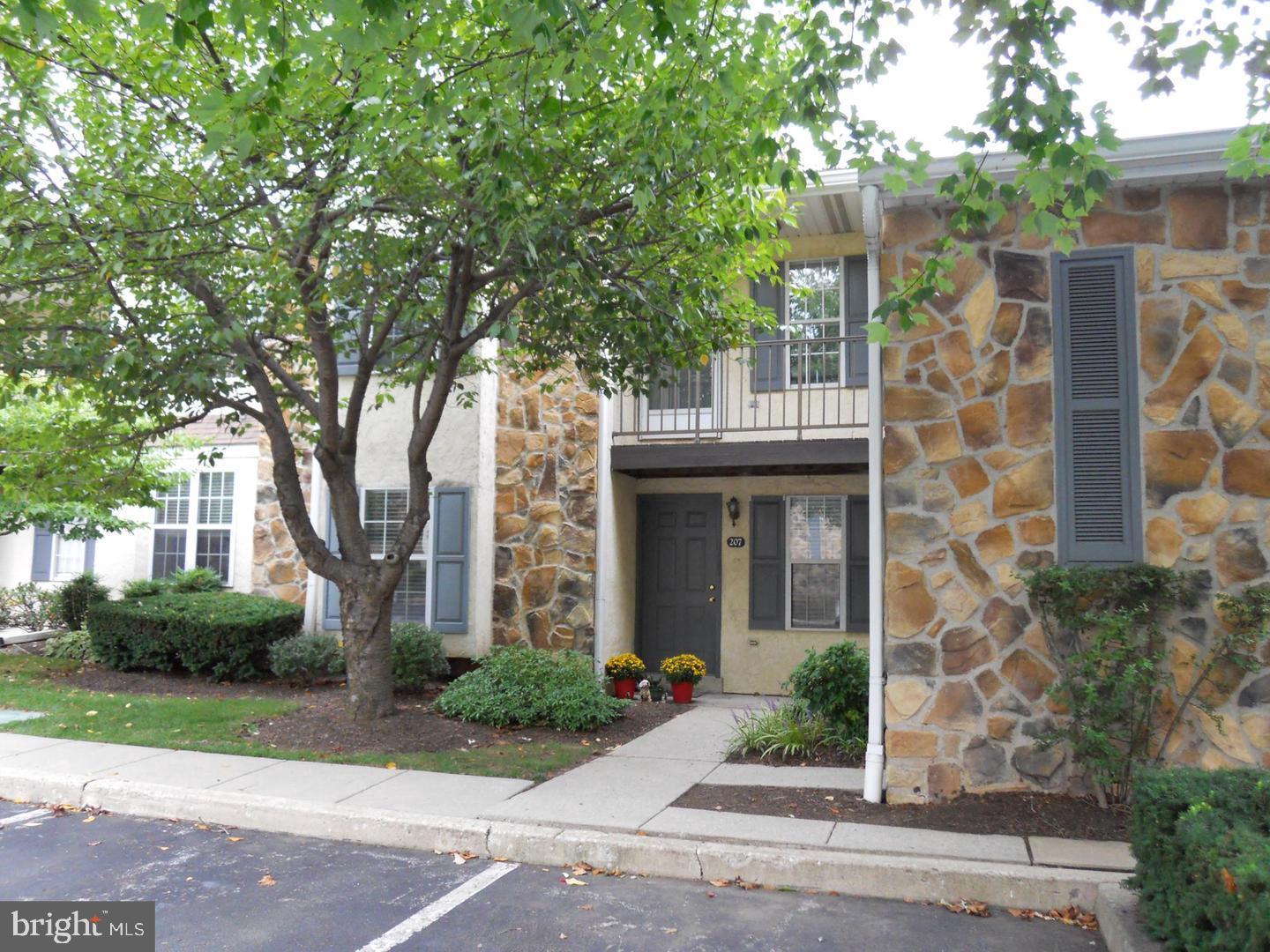 208 Valley Stream Ln, Chesterbrook, PA 19087 MLS PACT2058034