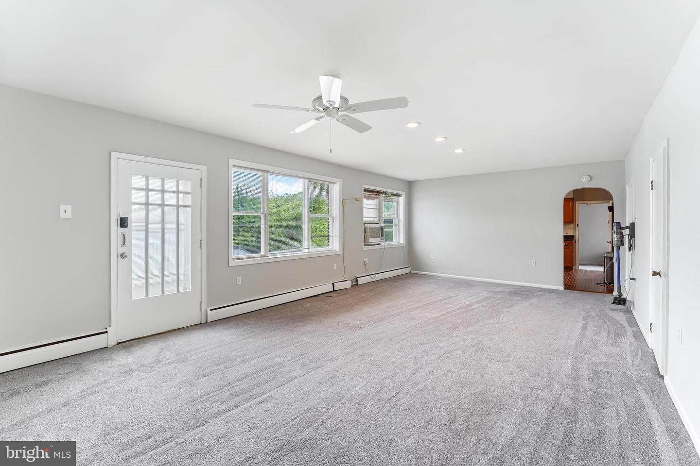 3905 W Lincoln Hwy, Downingtown, PA 19335 - MLS PACT2066456 - Coldwell ...
