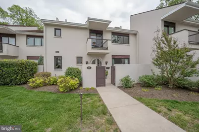 10 Brettagne #10, Devon, PA 19333 - Photo 1