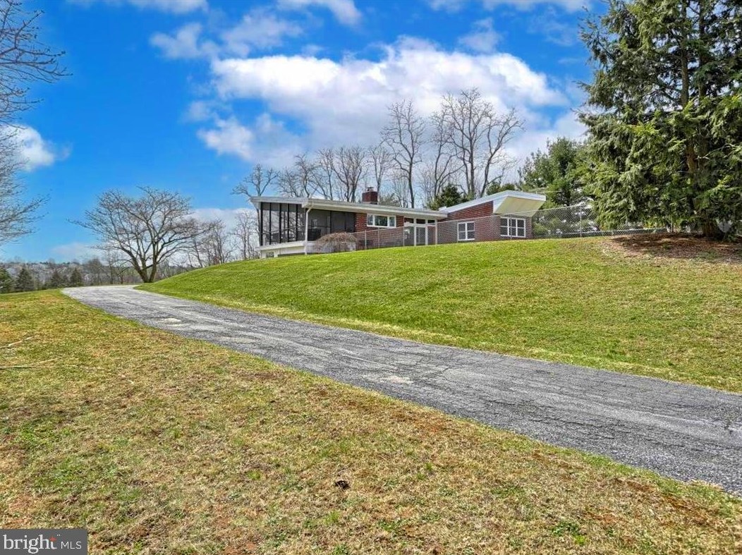 5741 Union Deposit Rd, Harrisburg, PA 17111 MLS PADA2011634