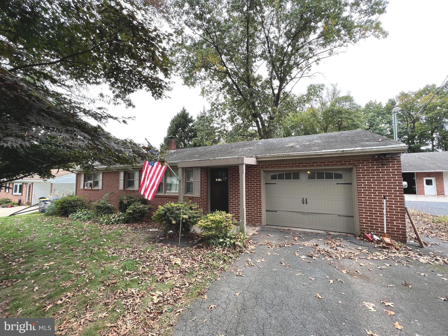 6030 Chambers Hill Rd, Harrisburg, PA 17111 MLS PADA2017468