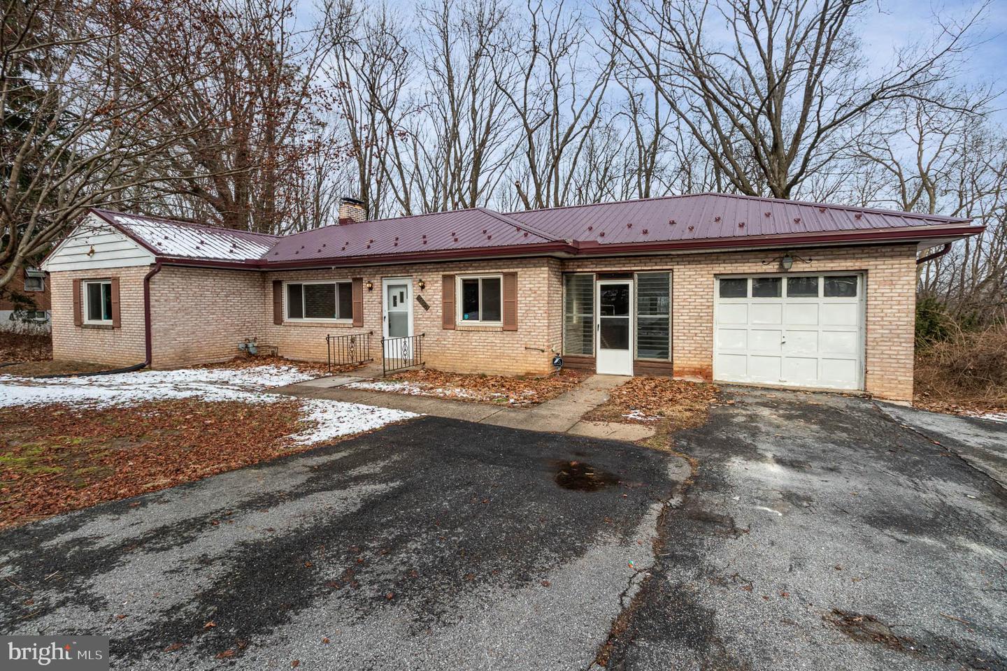 5850 Chambers Hill Rd, Harrisburg, PA 17111 MLS PADA2019888