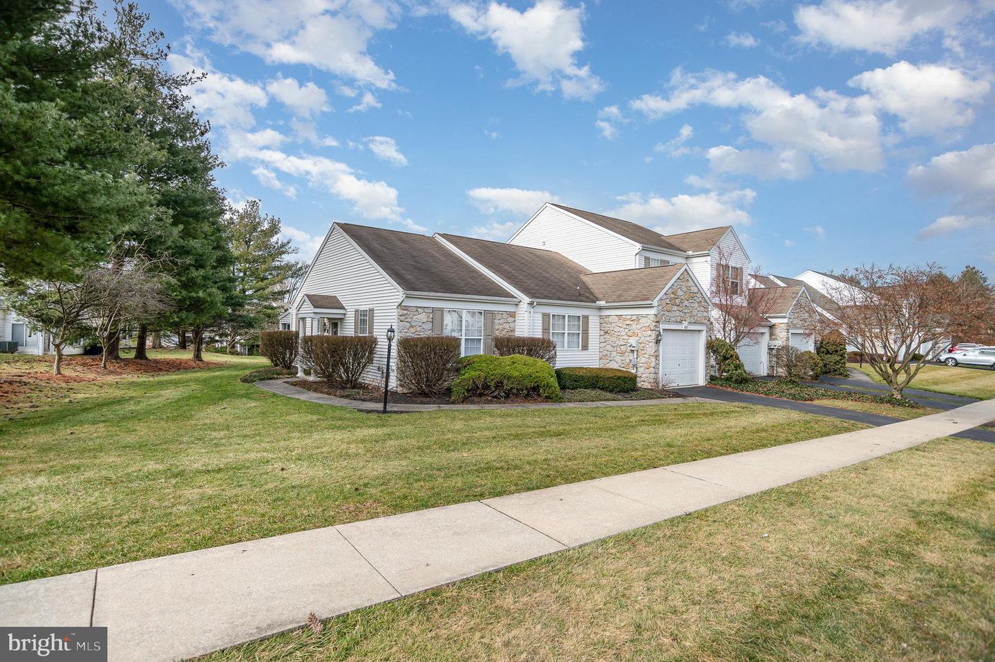 1820 Deer Run Dr, Hummelstown, PA 17036 MLS PADA2030872 Coldwell Banker