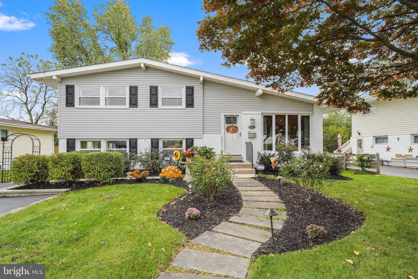 523 Warren Blvd, Broomall, PA 19008 MLS PADE2010034 Coldwell Banker