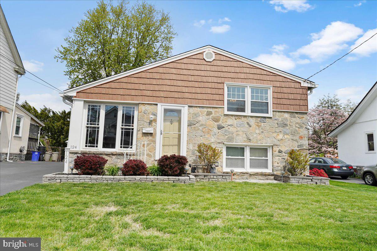 124 E Benedict Ave, Havertown, PA 19083 MLS PADE2025038 Coldwell Banker
