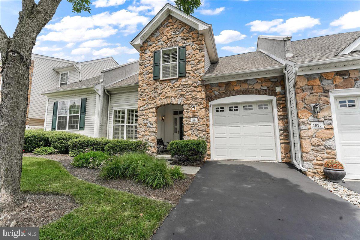 1654 Boxwood Rd, Valley, PA 19060 MLS PADE2027012 Coldwell