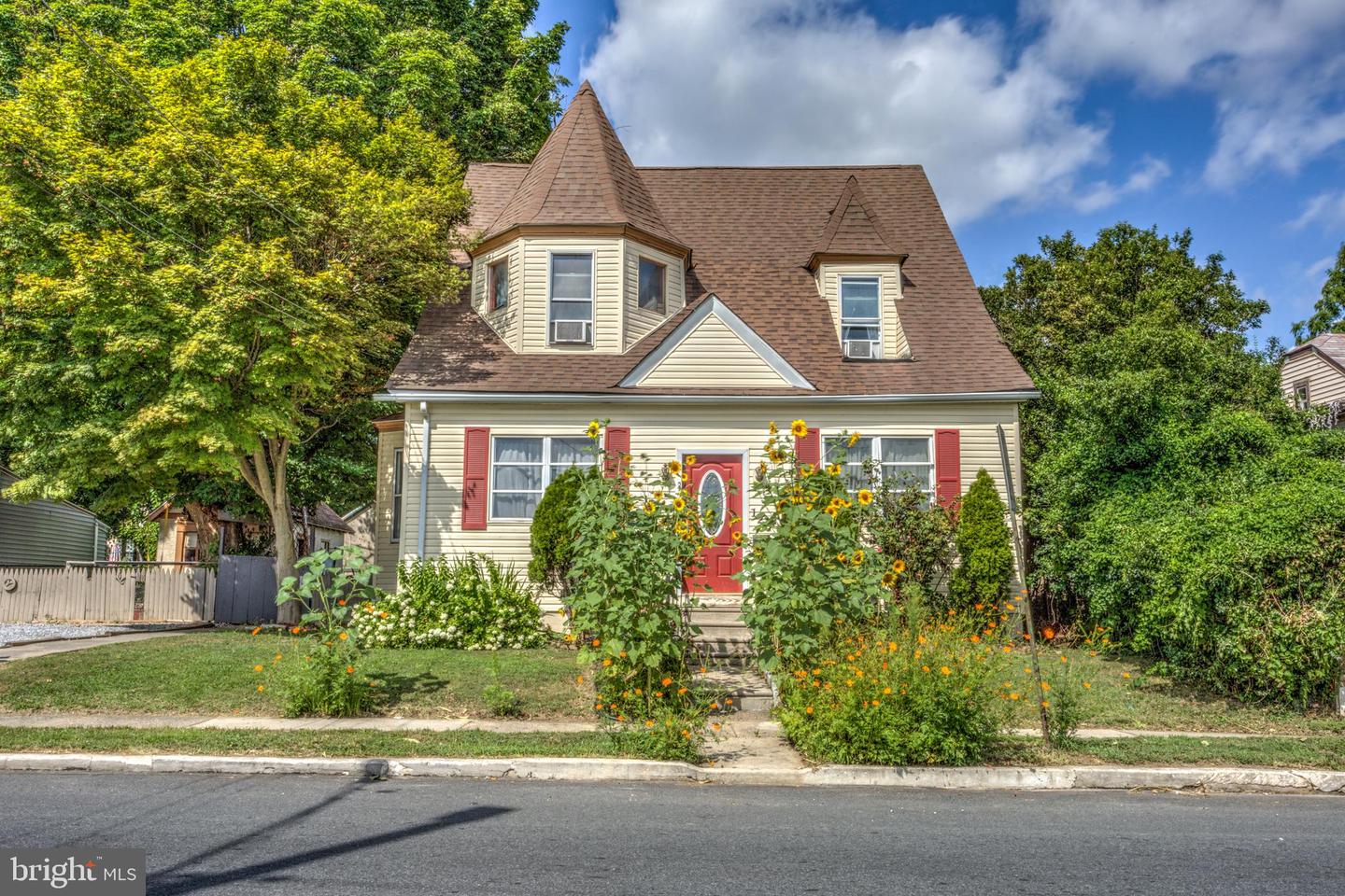 120 Oak Ave, Lansdowne, PA 19050 MLS PADE2032036 Coldwell Banker