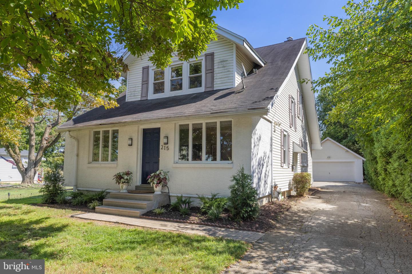 215 Media Line Rd, Broomall, PA 19008 MLS PADE2032134 Coldwell Banker