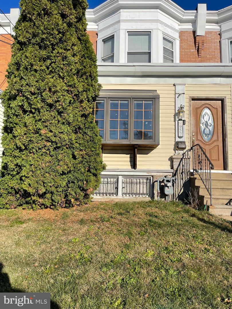 957 Ashland Ave, Crum Lynne, PA 19022 MLS PADE2037972 Coldwell Banker