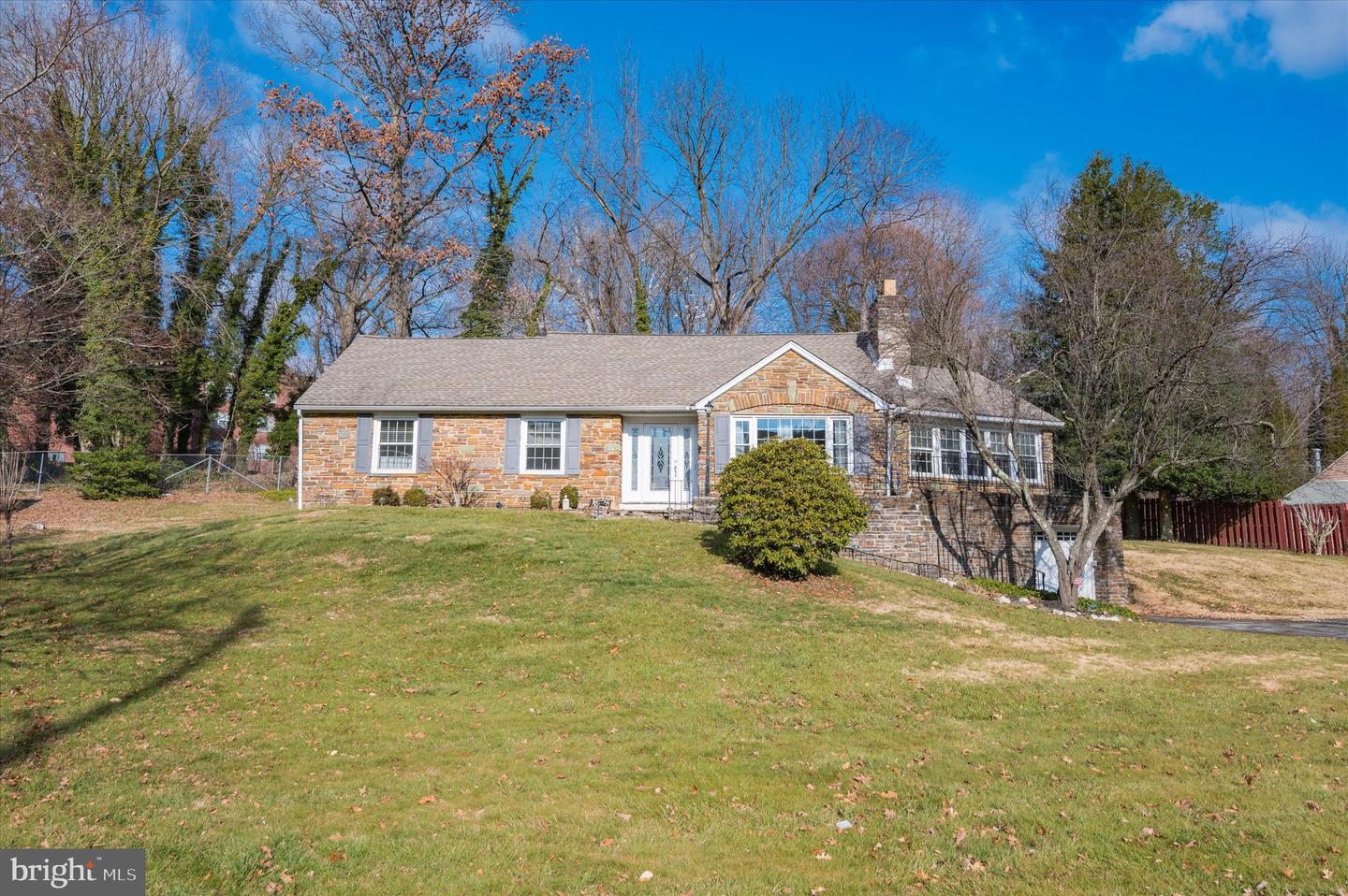 10 Bryn Mawr Ave, Newtown Square, PA 19073 MLS PADE2040456 Coldwell