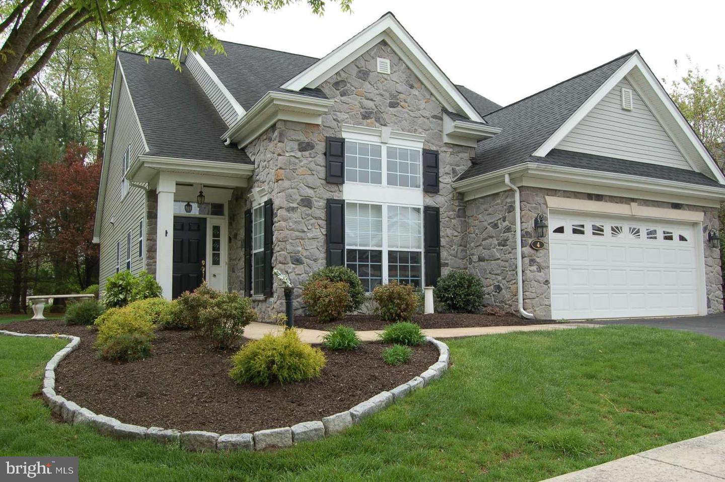 4 King Ct, Boothwyn, PA 19061 MLS PADE2045272 Coldwell Banker