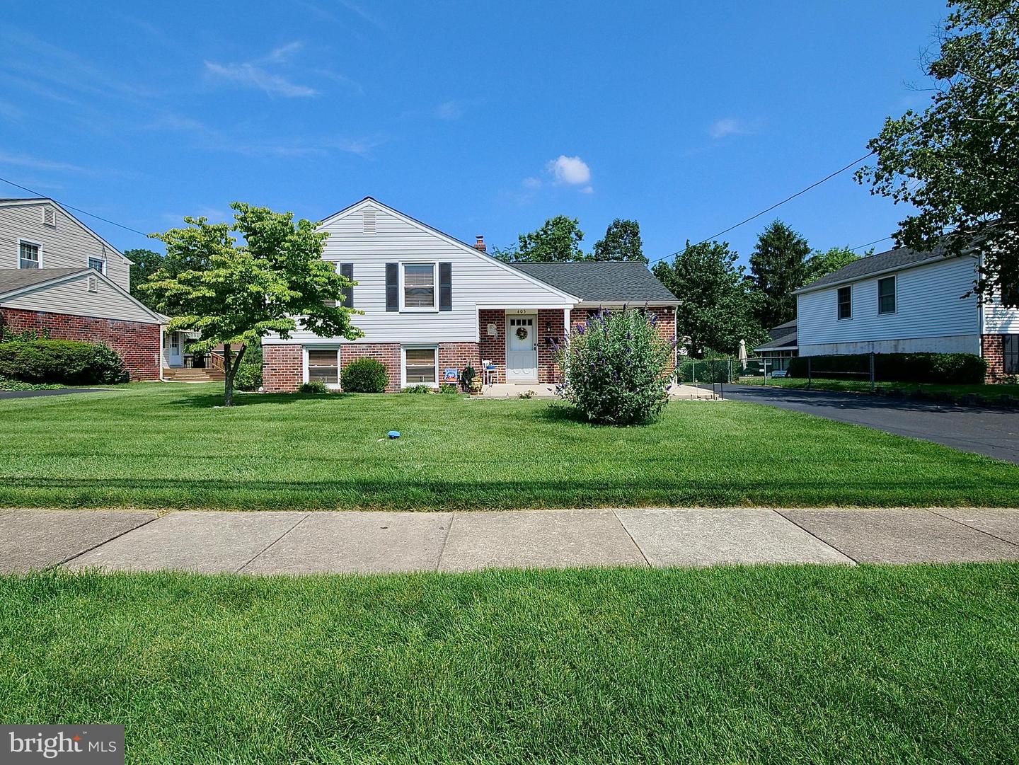 405 Sir Galahad Dr, Brookhaven, PA 19015 MLS PADE2049714 Coldwell