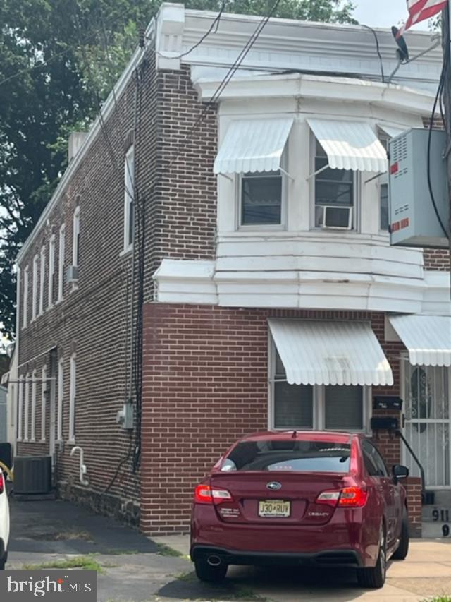 911 Saville Ave, Crum Lynne, PA 19022 MLS PADE2050892 Coldwell Banker