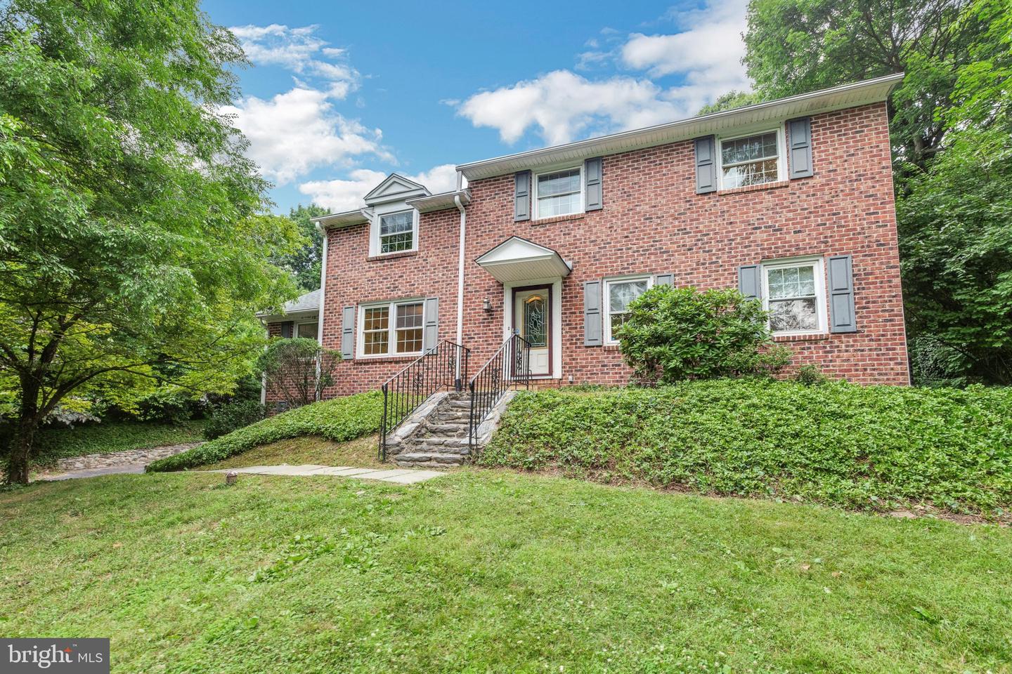 12 Oak Knoll Dr, Wallingford, PA 19086 MLS PADE2051146 Coldwell Banker